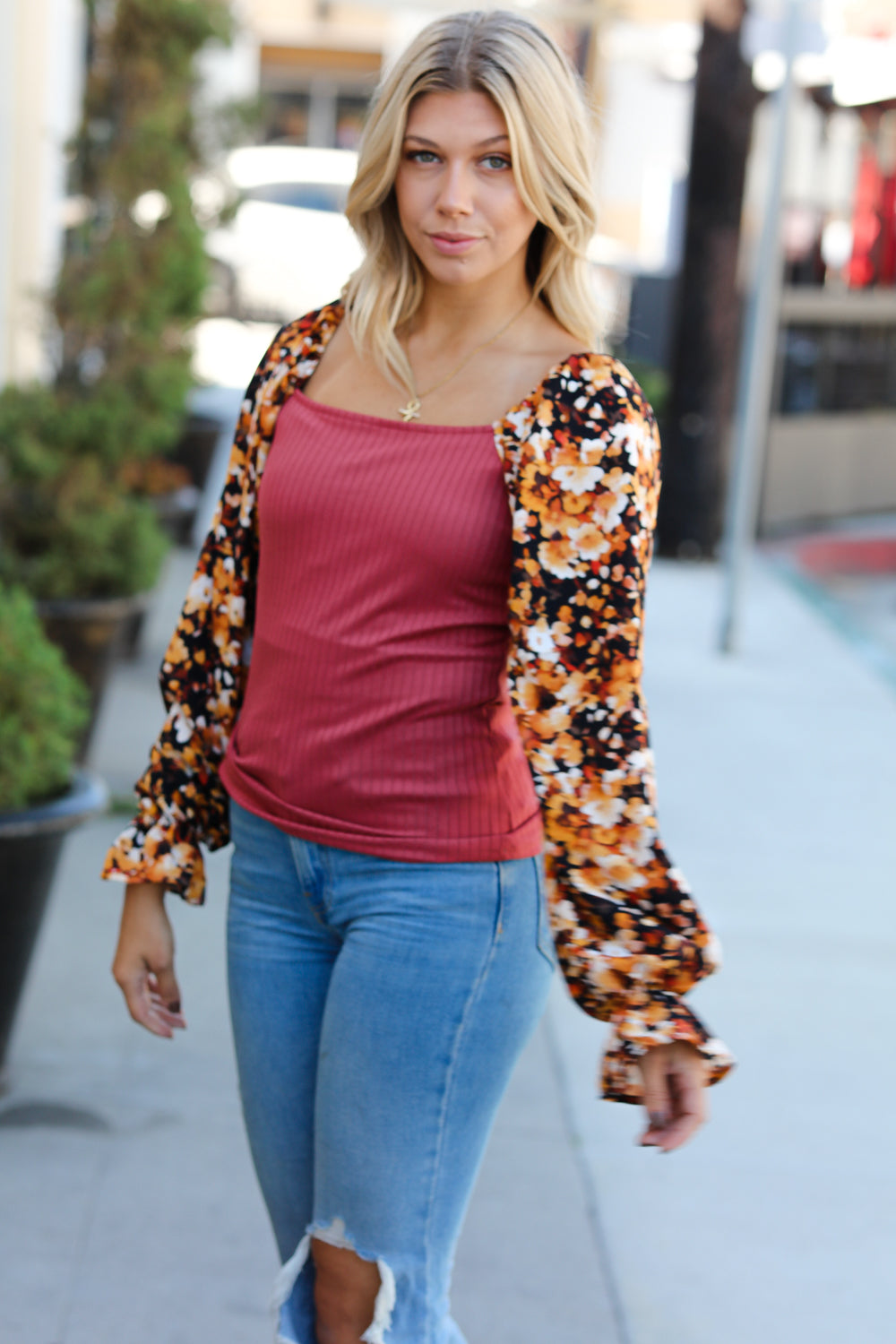 Marsala Rib Floral Bubble Sleeve Slim Fit Top