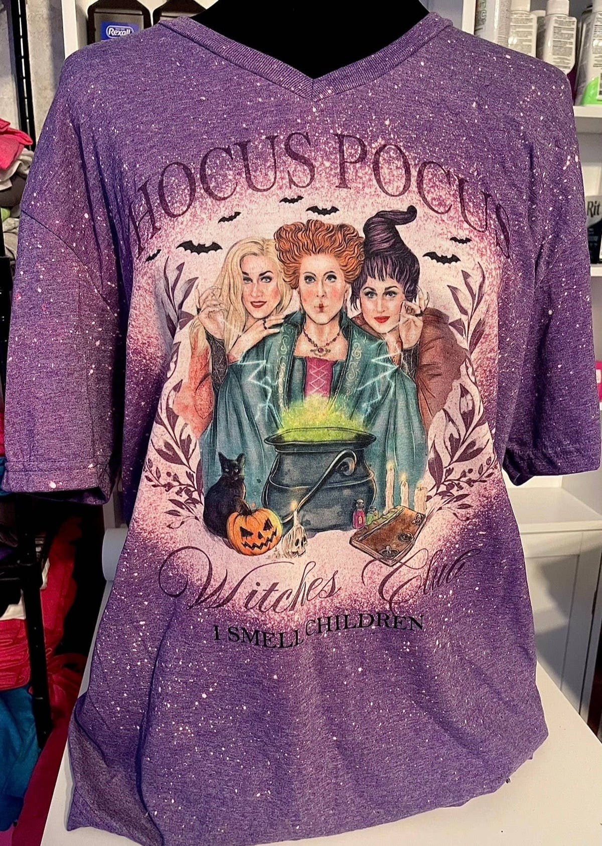 Hocus witches V-neck t-shirt