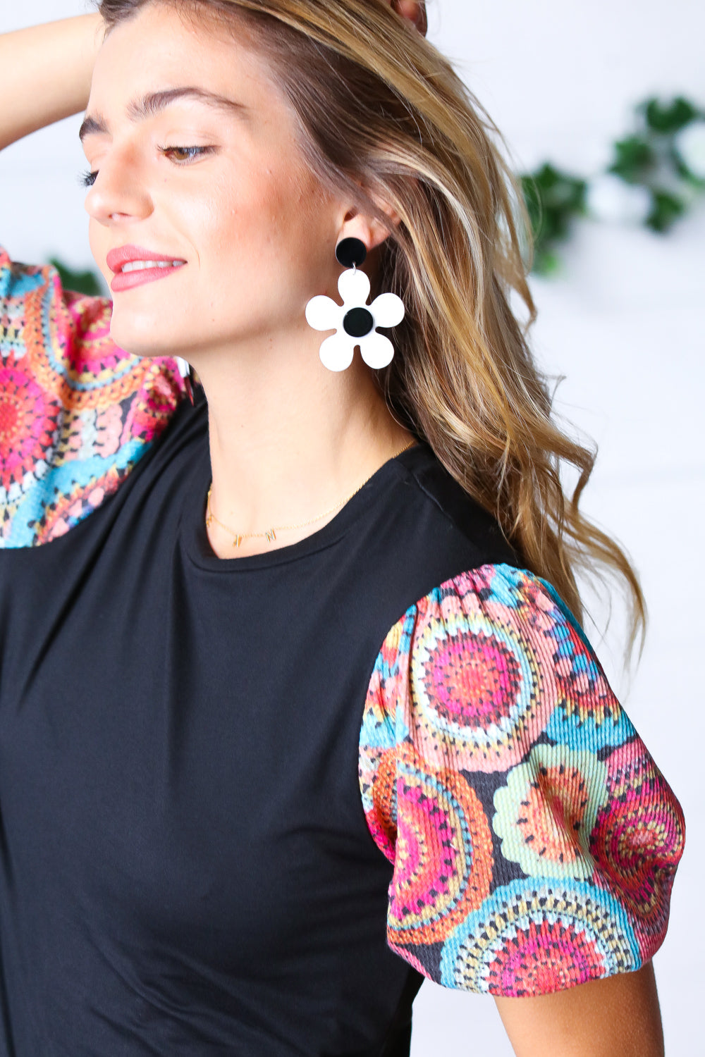 Black & White Mod Daisy Dangle Earrings