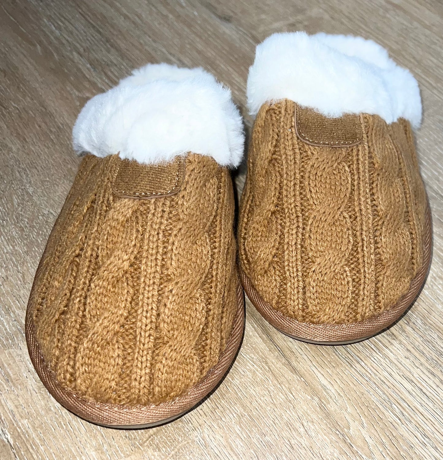 Cable Knit Furry Slippers