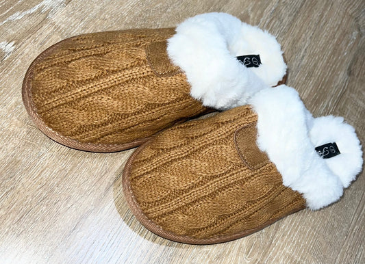 Cable Knit Furry Slippers