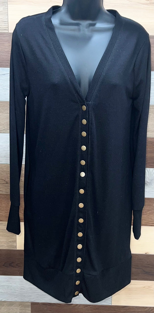 BLACK THIGH-LENGTH SNAP BUTTON CARDIGAN W/ RIBBED DETAIL