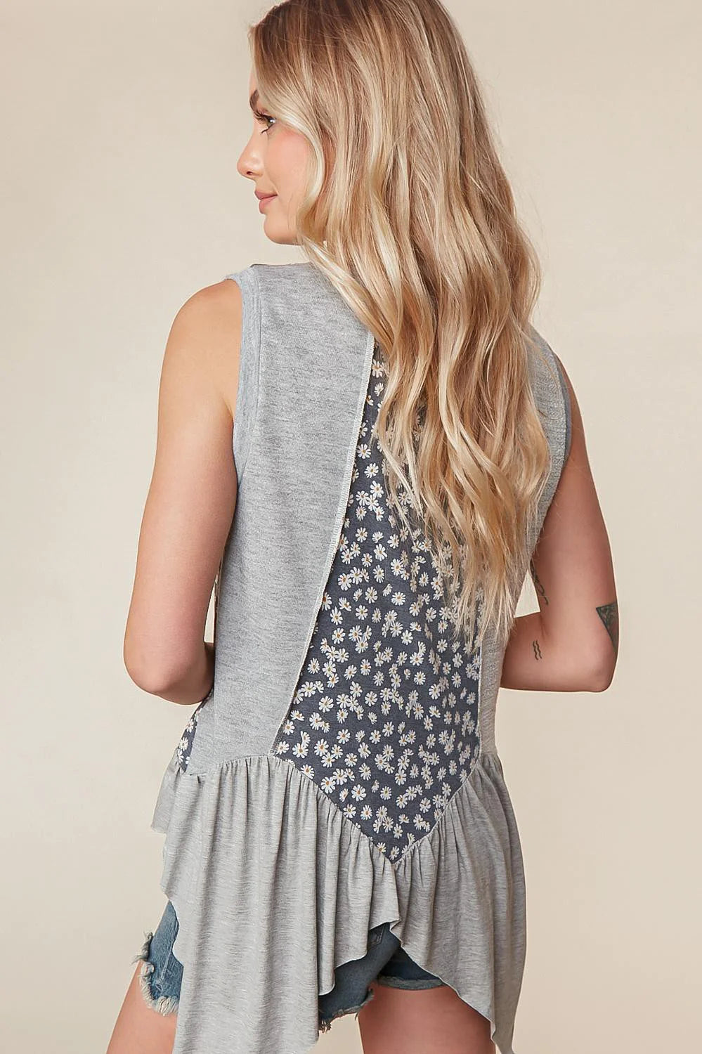 PLUS HEATHER GREY & CHARCOAL COTTON FLORAL COLOR BLOCK SLEEVELESS TOP