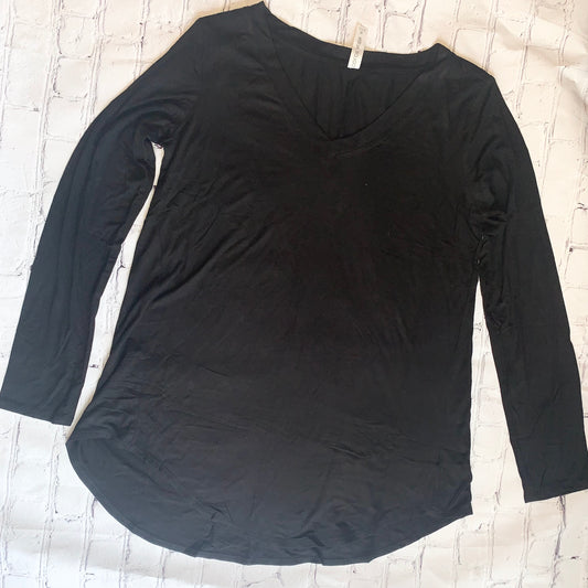 Black Long Sleeve V-Neck Dolphin Hem Top