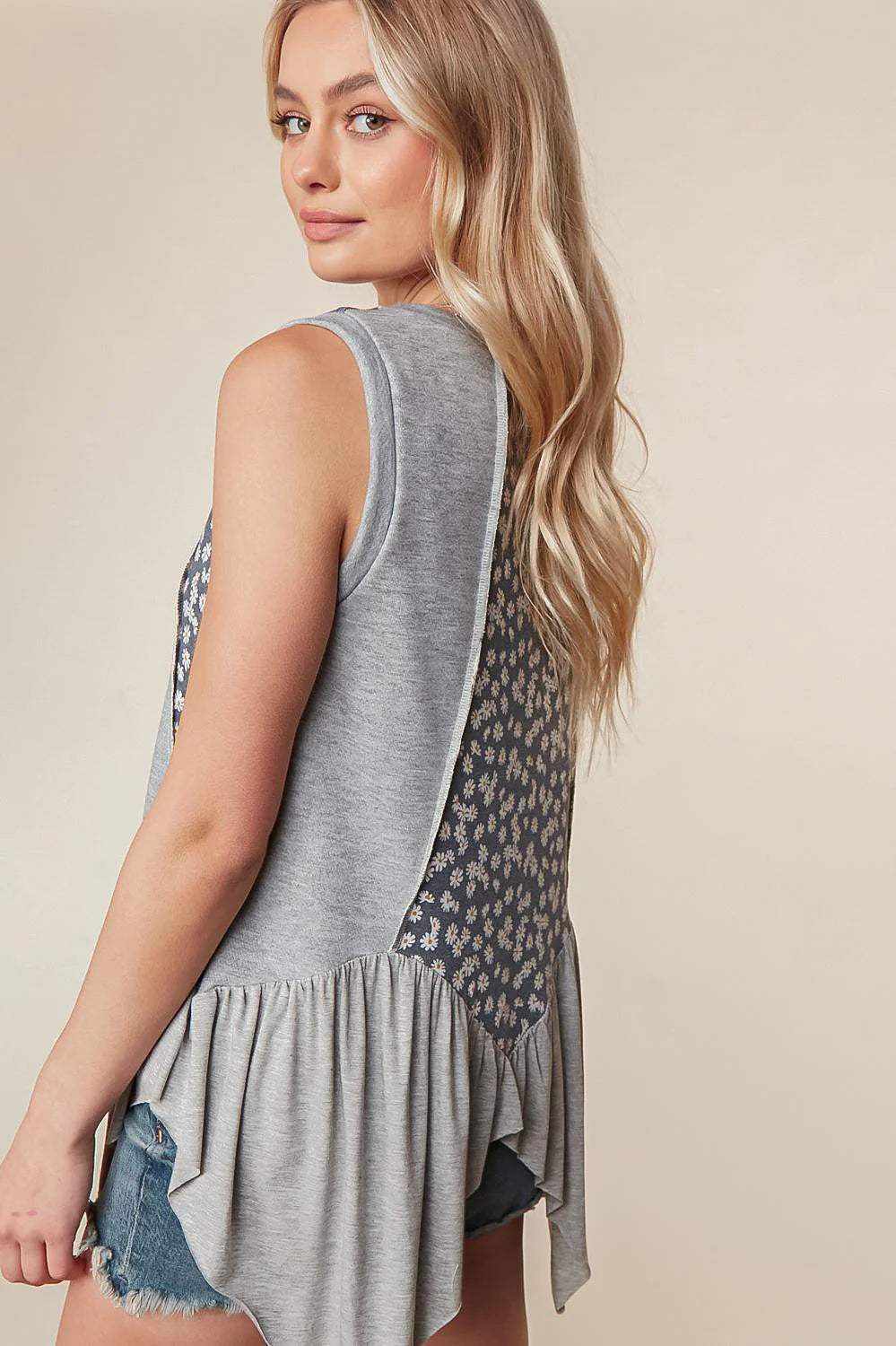 PLUS HEATHER GREY & CHARCOAL COTTON FLORAL COLOR BLOCK SLEEVELESS TOP